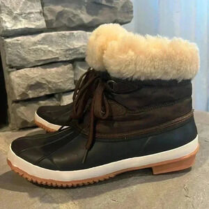 Bearpaw Diamond Earth Camo boots,waterproof, never wet,faux fur lined,wool blend